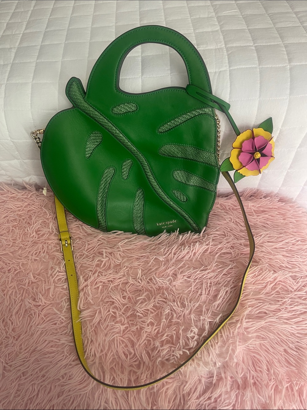 kate spade playa 3D Green Leaf-Shaped Crossbody with Yellow Strap Floral Charm